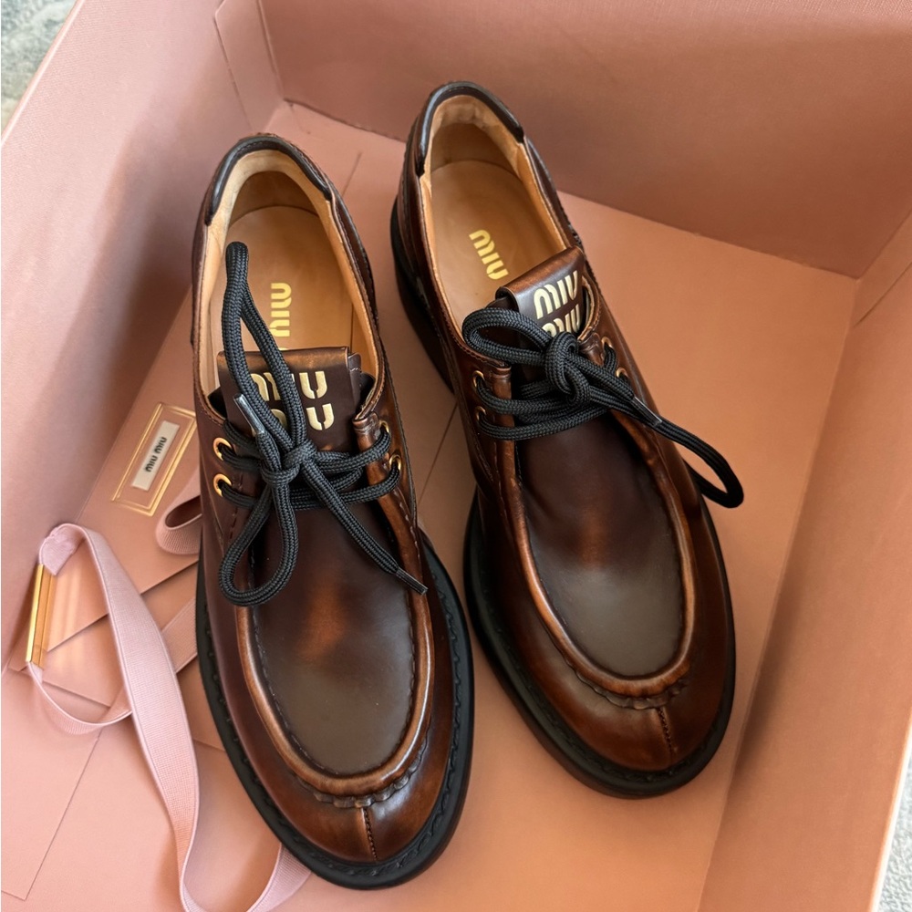 Miu Miu Dark Brown Laced fumé leather shoes